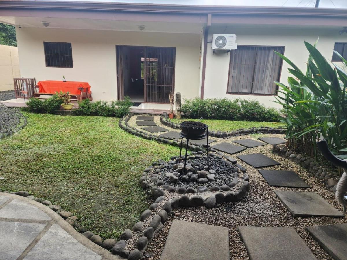 Elegant Villa In La Fortuna With Spacious Backyard Plus Very Private Pool & Parking ภายนอก รูปภาพ