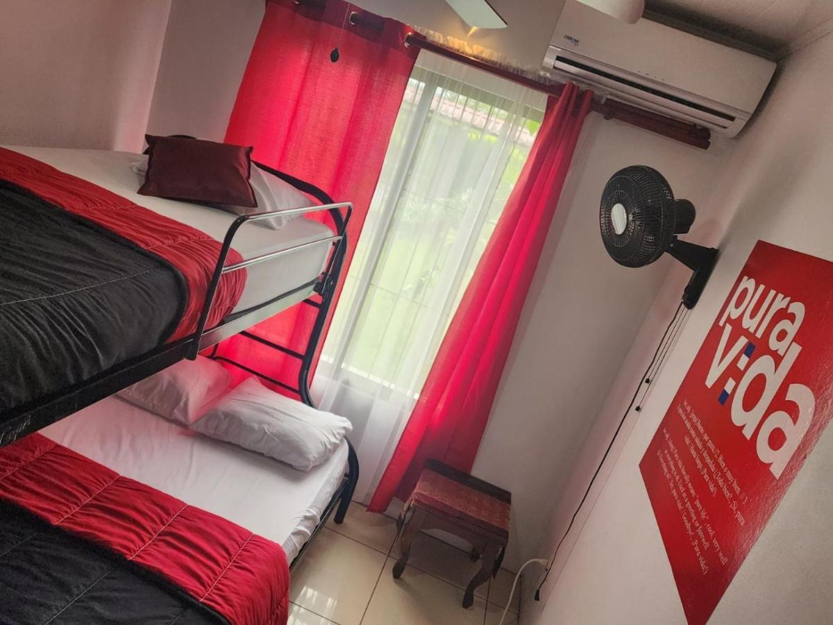 Elegant Villa In La Fortuna With Spacious Backyard Plus Very Private Pool & Parking ภายนอก รูปภาพ