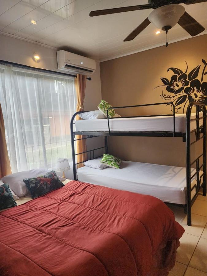Elegant Villa In La Fortuna With Spacious Backyard Plus Very Private Pool & Parking ภายนอก รูปภาพ