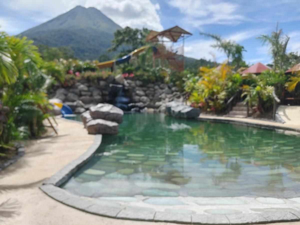 Elegant Villa In La Fortuna With Spacious Backyard Plus Very Private Pool & Parking ภายนอก รูปภาพ